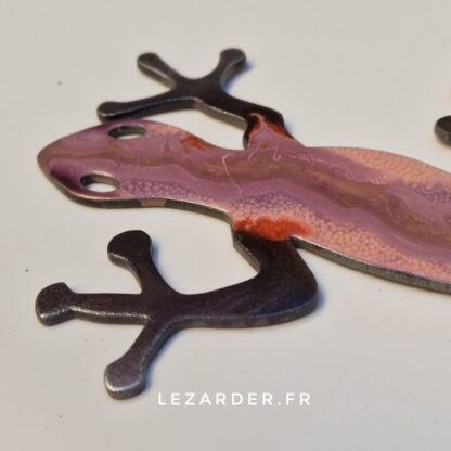 Gecko violet en bois mdf 32x17cm – Image 3