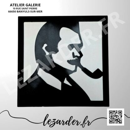 Plaque ajourée pour décoration murale "Georges Brassens et sa pipe" 38x38cm en composite d'aluminium